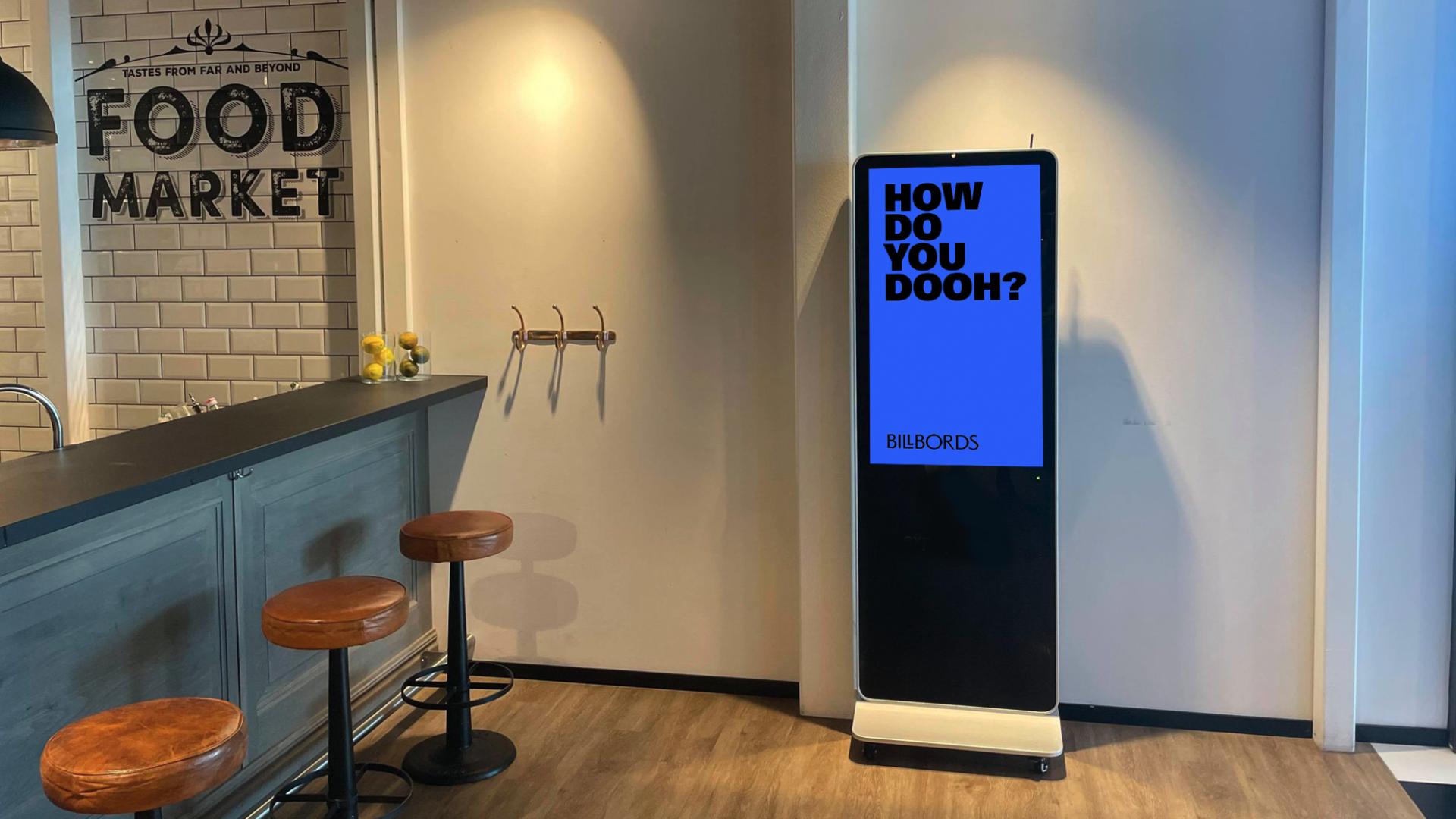 Foodmarket Hallarna — digital reklamskärm i Halmstad, Hallarna
